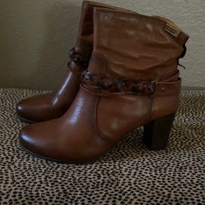 Pikolinos brown booties.